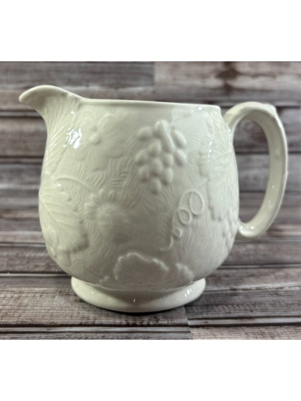 Burleigh Davenport Staffordshire Strawberry and Grap Vine Jug pitcher